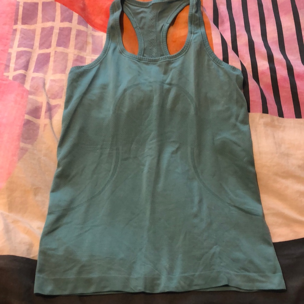 PERFECT CONDITION LULULEMON RAZORBACK SWIFTLY